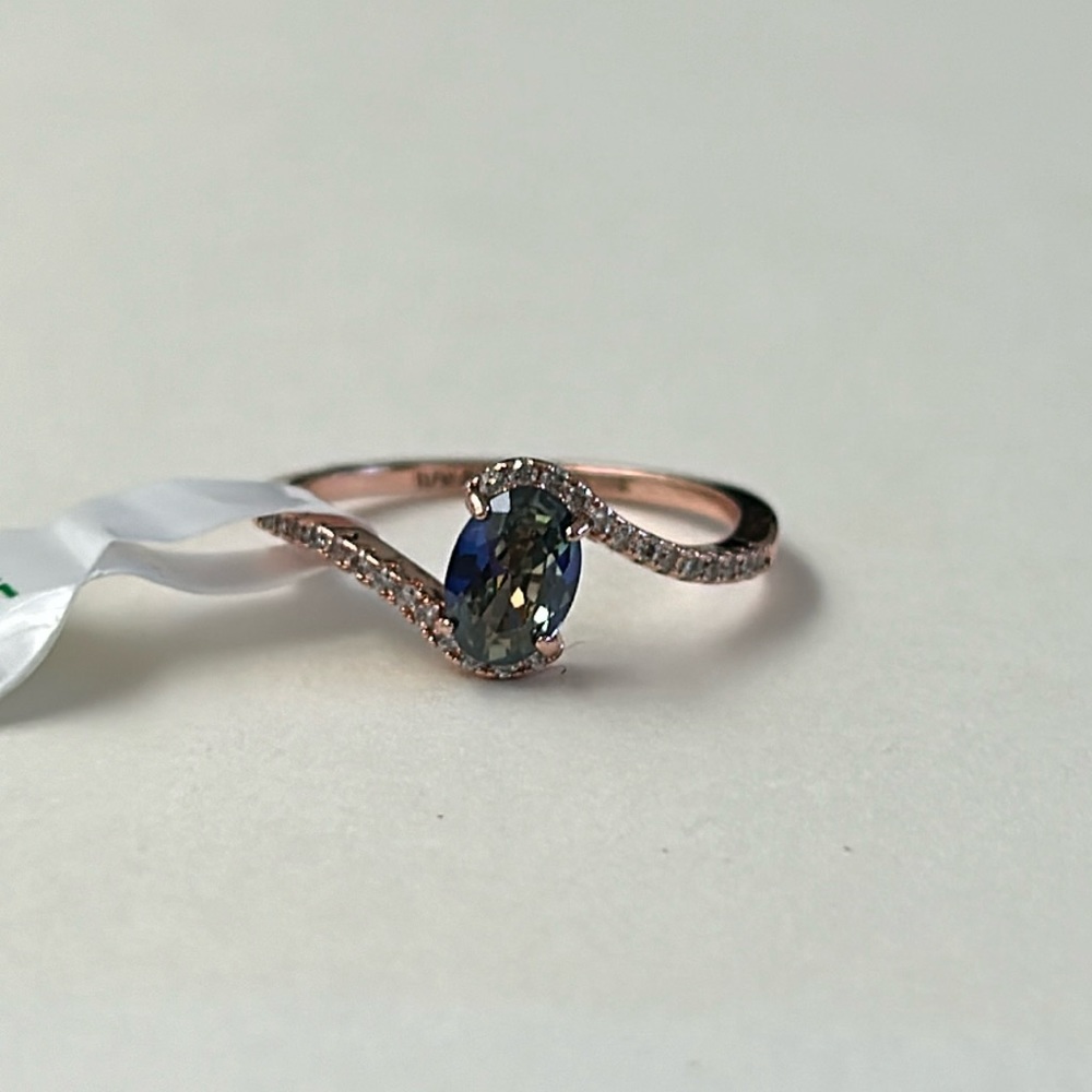 Lab Created Ring - Picture 4 of 7